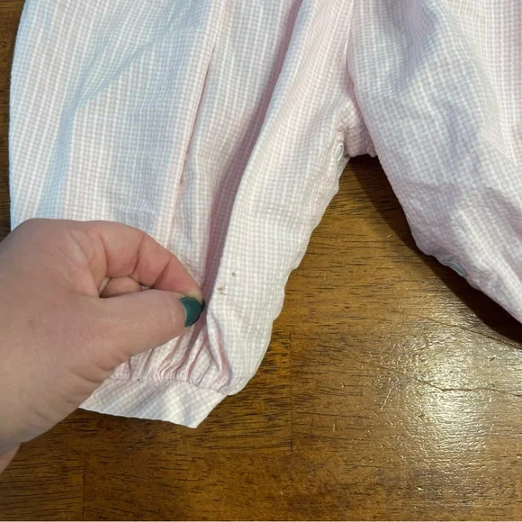 Carriage Boutique strawberry smocked romper seersucker one piece size 6 months